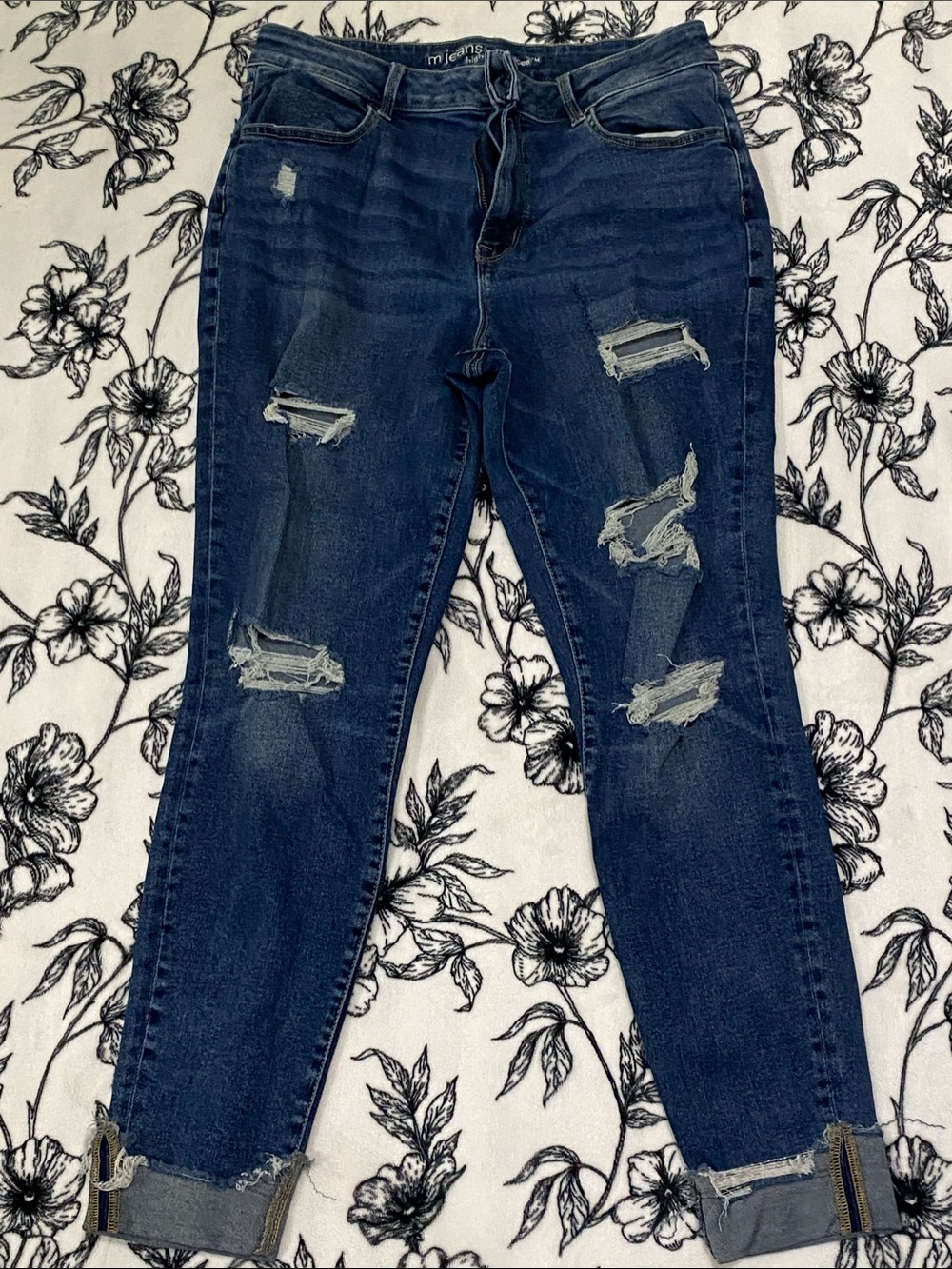 Maurices Distressed Skinny Jeans in Dark Blue- Sz Large